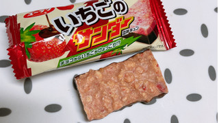 「有楽製菓 いちごのサンダー 袋1本」のクチコミ画像 by ぺりちゃんさん