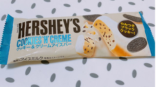 「HERSHEY’S クッキー＆クリームアイスバー 袋85ml」のクチコミ画像 by ぺりちゃんさん