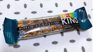 「KIND BE‐KIND ダークチョコレート アーモンド＆シーソルト 袋1本」のクチコミ画像 by ぺりちゃんさん