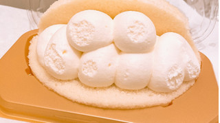「ローソン Uchi Cafe’ クリームのトリコ！クリームもりもり」のクチコミ画像 by ぺりちゃんさん