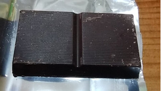 「明治 チョコレート効果 カカオ72％ 箱75g」のクチコミ画像 by ふじつぼだんきさん