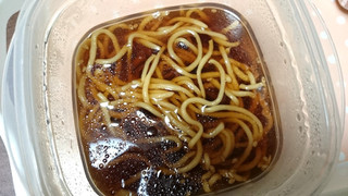「こんにゃくパーク 糖質0カロリーオフ麺 醤油ラーメン 醤油スープ付 袋170g」のクチコミ画像 by はまポチさん