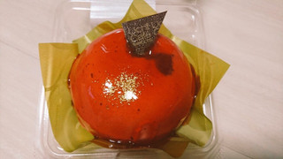 「ローソン Uchi Cafe’ SWEETS 赤いクリスマスケーキ ベリームース＆ガナッシュ」のクチコミ画像 by SweetSilさん