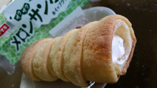 「ヤマザキ ザクザクメロンサンホルン ホイップクリーム 袋1個」のクチコミ画像 by おくのママさん