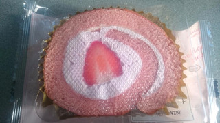 「セブン-イレブン 苺のロールケーキ」のクチコミ画像 by banさん