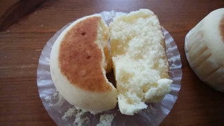 「セブンプレミアム 北海道チーズ蒸しケーキ 袋2個」のクチコミ画像 by ふじつぼだんきさん