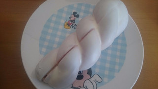 「タカキベーカリー 練乳とホワイトチョコのパン 袋1個」のクチコミ画像 by banさん