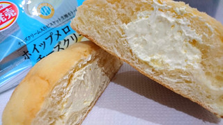 「Pasco ホイップメロンパン チーズクリーム 袋1個」のクチコミ画像 by ピノ吉さん