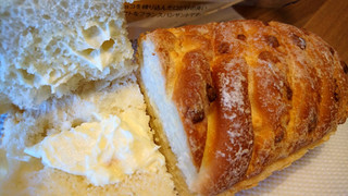「ヤマザキ おいしい菓子パン ホワイトチョコのパン 袋1個」のクチコミ画像 by ピノ吉さん