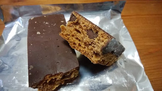 「ブルボン 濃厚チョコブラウニー キャラメル味 袋1個」のクチコミ画像 by ふじつぼだんきさん