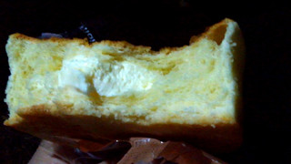 「セブン-イレブン ベイクドチーズクリームパン」のクチコミ画像 by レビュアーさん