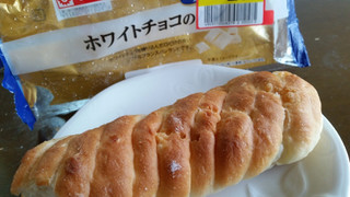 「ヤマザキ おいしい菓子パン ホワイトチョコのパン 袋1個」のクチコミ画像 by おくのママさん
