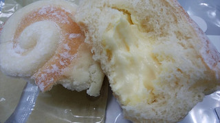 「セブン-イレブン しっとりクリームパン カスタード」のクチコミ画像 by ふじつぼだんきさん