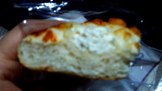 「ファミリーマート チーズ塩パン」のクチコミ画像 by レビュアーさん