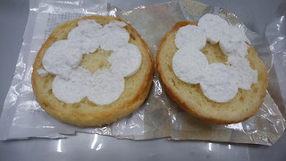 「ローソン 塩バターメロンパン ホイップクリーム」のクチコミ画像 by ふじつぼだんきさん