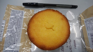 「ローソン つぶつぶコーングリッツのケーキ」のクチコミ画像 by ふじつぼだんきさん