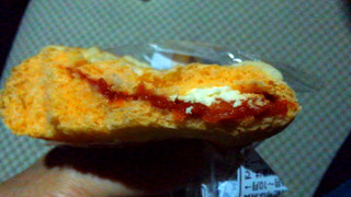 「ファミリーマート トマトとクリームチーズのパン」のクチコミ画像 by レビュアーさん