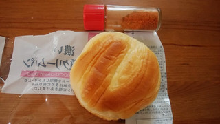「ダイソー セレクト 濃い北海道クリームパン 袋1個」のクチコミ画像 by ふじつぼだんきさん