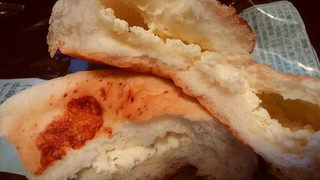 「ファミリーマート 平焼きチーズパン クリームチーズ」のクチコミ画像 by ふじつぼだんきさん