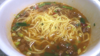 「エースコック 美味しさ発掘！ジモト麺 埼玉発 スタミナ醤油ラーメン カップ101g」のクチコミ画像 by 猫軍曹さん