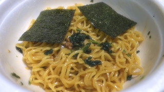 「サッポロ一番 汁なし！！横浜家系豚骨しょうゆラーメン カップ100g」のクチコミ画像 by 猫軍曹さん