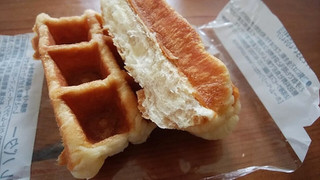 「ファミリーマート ワッフル バター 袋1個」のクチコミ画像 by ふじつぼだんきさん
