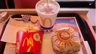 「マクドナルド チーズロコモコ」のクチコミ画像 by 紫の上さん