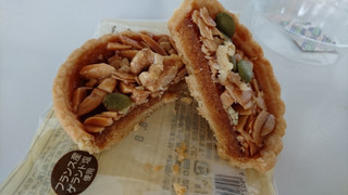 「ローソン MACHI cafe’ 4種のナッツキャラメルタルト 袋1個」のクチコミ画像 by レビュアーさん