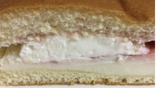 「Pasco 乳酸菌ヨーグルト＆ラズベリーパン 袋1個」のクチコミ画像 by ちぇいにーさん
