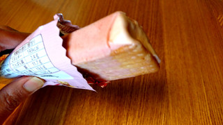 「森永製菓 苺のチーズスティック 袋63ml」のクチコミ画像 by ピノ吉さん