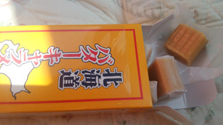 「札幌グルメフーズ 北海道 バターキャラメル 箱18粒」のクチコミ画像 by 紫の上さん