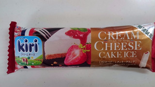 「井村屋 クリームチーズケーキアイス ストロベリー 袋65ml」のクチコミ画像 by ゆっち0606さん