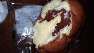 「ファミリーマート シュークリームみたいなパン チョコ」のクチコミ画像 by レビュアーさん