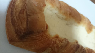「ファミリーマート ファミマ・ベーカリー コク豊かな北海道クリームチーズのデニッシュ」のクチコミ画像 by 蕾んだﾏﾝﾏさん