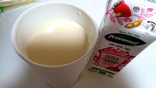 「プロヴァメル オーガニック豆乳飲料 ストロベリー味 パック250ml」のクチコミ画像 by ゆっち0606さん