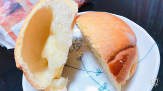 「ローソン 塩バターメロンパン ザクザク食感」のクチコミ画像 by すいーつはにーさん