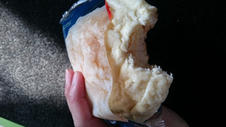「第一パン ホワイトチョコメロンパン 袋1個」のクチコミ画像 by ケンシンさん