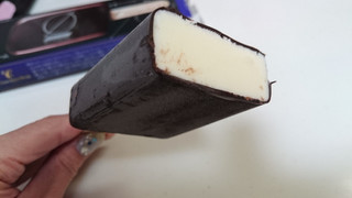 「メイトー チョコレートアイスクリームバー 箱80ml」のクチコミ画像 by ゆっち0606さん