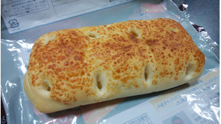 「第一パン ラ・ベットラ チーズフォカッチャ 袋1個」のクチコミ画像 by しろねこエリーさん