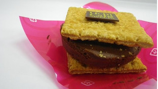 「ローソン Uchi Cafe’ SWEETS ショコラパイサンド」のクチコミ画像 by キックンさん