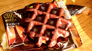 「マネケン チョコレートワッフル 袋1個」のクチコミ画像 by シモイケさん