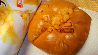 「ヤマザキ チーズを味わうチーズパン 袋1個」のクチコミ画像 by ピノ吉さん