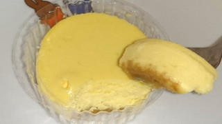 「ローソン 濃厚なめらかベイクドチーズケーキ」のクチコミ画像 by シモイケさん
