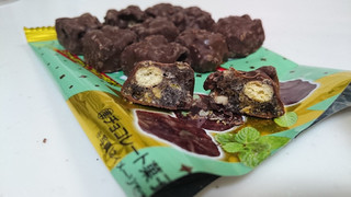 「有楽製菓 ブラックサンダー プリティスタイル チョコミント 袋54g」のクチコミ画像 by ゆっち0606さん