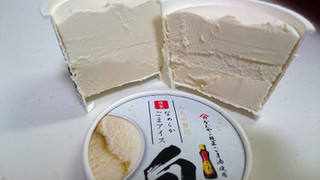 「小島屋乳業製菓 謹製 なめらかごまアイス 白 カップ1個」のクチコミ画像 by ゆっち0606さん
