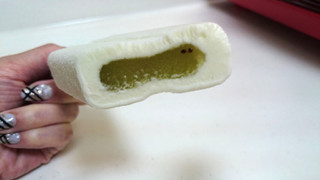 「井村屋 クリームチーズアイス キウイ 袋65ml」のクチコミ画像 by ゆっち0606さん
