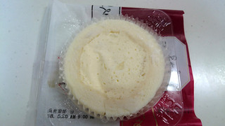 「ローソン Uchi Cafe’ SWEETS 新之助米粉のロールケーキ きたろまん小豆のつぶあん入り」のクチコミ画像 by ゆっち0606さん