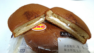 「ローソン ブランのパンケーキ メープル＆ホイップ」のクチコミ画像 by ゆっち0606さん