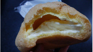 「アンデイコ 北海道チーズクリームシュー 袋1個」のクチコミ画像 by しろねこエリーさん