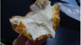 「アンデイコ 北海道チーズクリームシュー 袋1個」のクチコミ画像 by しろねこエリーさん